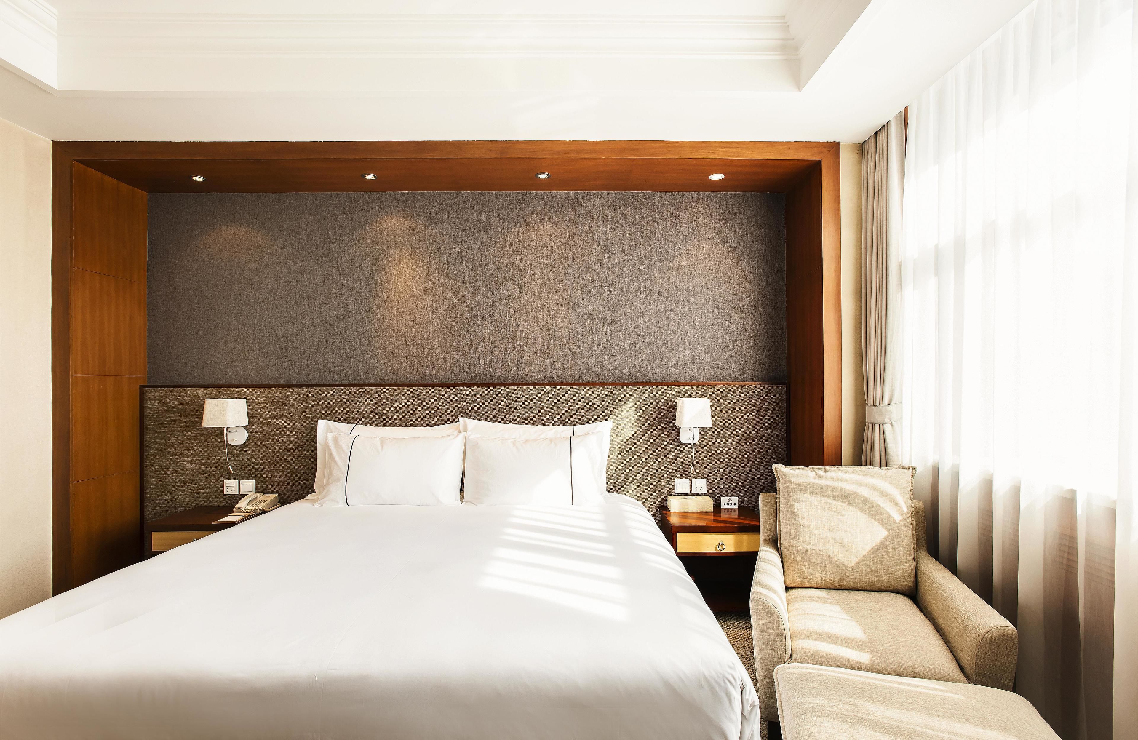 In-room safe, desk, rollaway beds, free WiFi