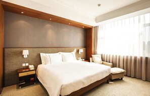 Tallelokero huoneessa, työpöytä, lisävuoteet, ilmainen Wi-Fi