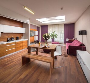 Executive Suite | Living room