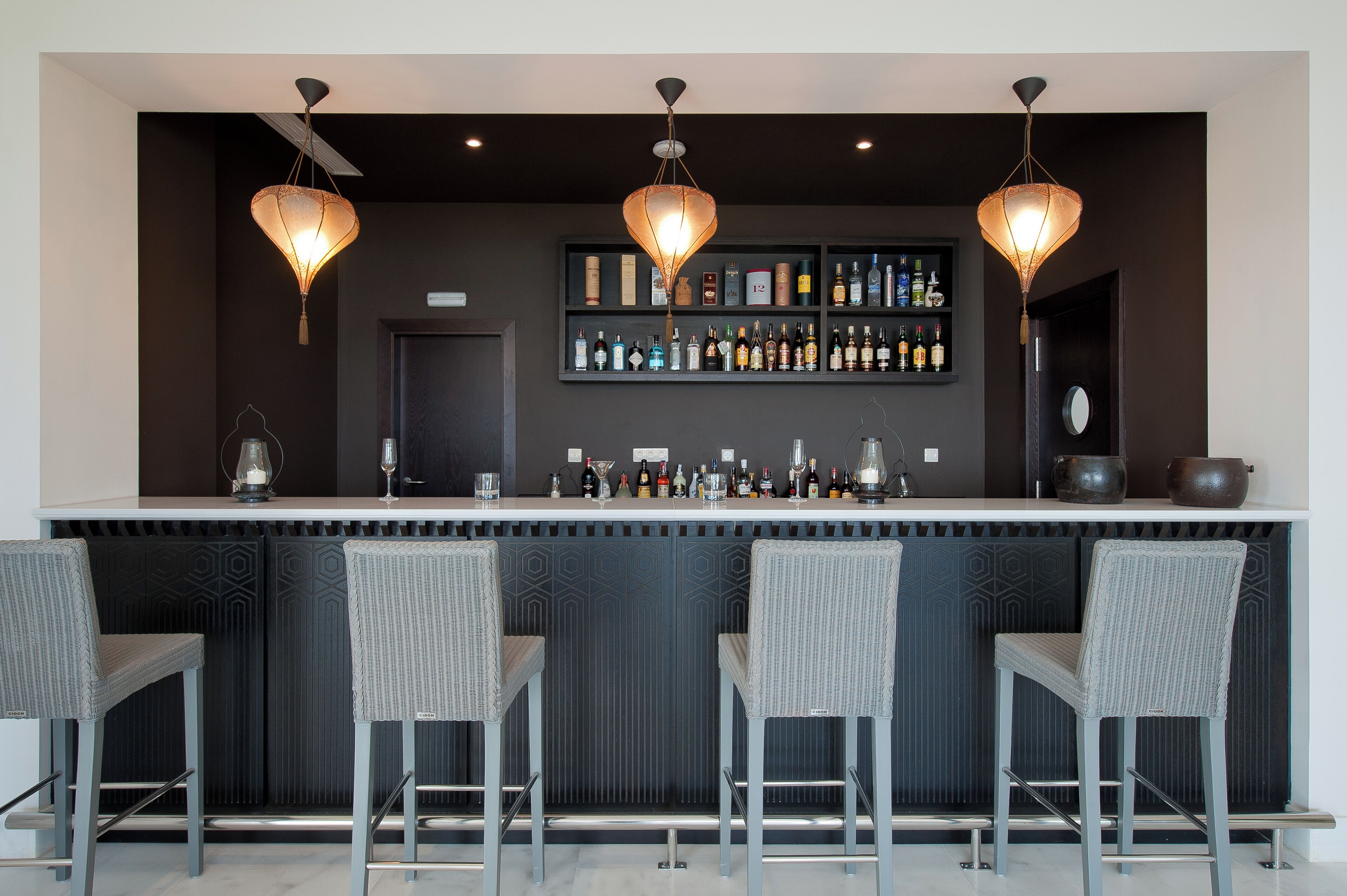 3 bars/lounges, poolside bar, beach bar