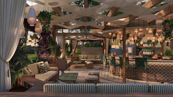 3 bars/lounges, een poolbar, een strandbar