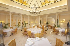3 Restaurants; Frühstück, Mittagessen und Abendessen werden serviert