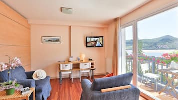 Studio, Sea View | Premium bedding, down comforters, pillowtop beds, minibar