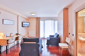 Studio, Multiple Beds