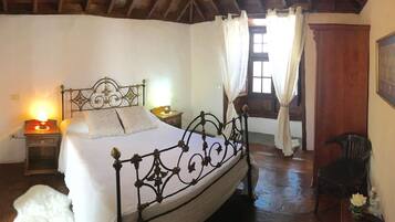 Cosy | Minibar, individually decorated, individually furnished, desk