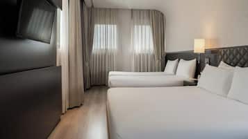 Family Room (Standard) | Down comforters, minibar, in-room safe, desk