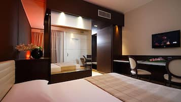 1 chambre, couette en duvet d'oie, minibar
