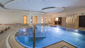 Indoor pool, pool loungers