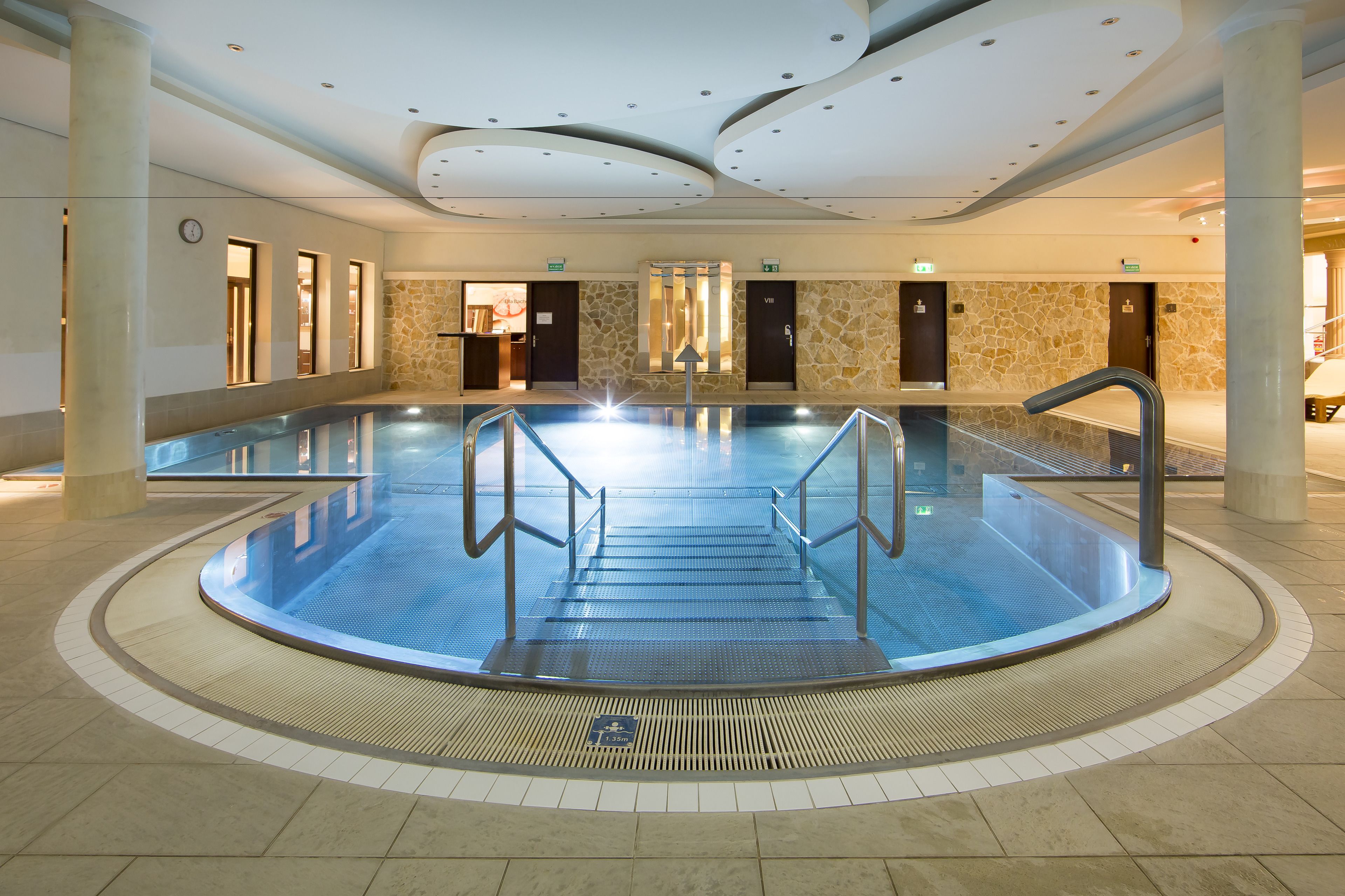 Indoor pool, sun loungers