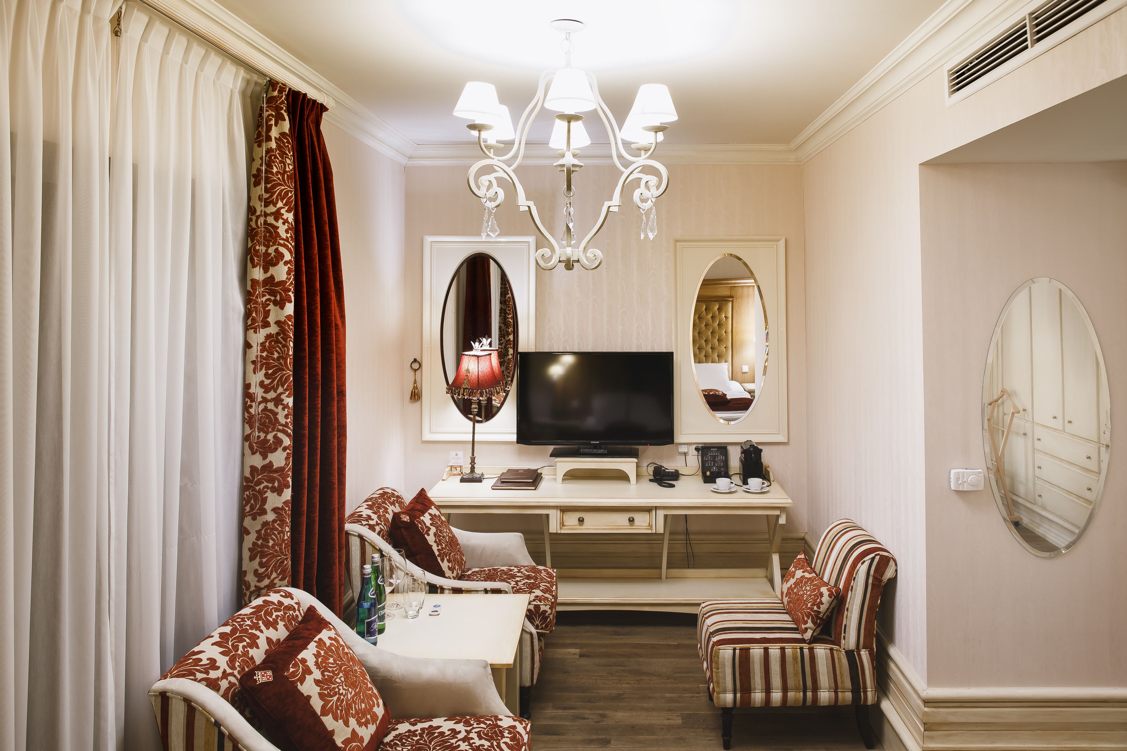 apartment (spichlerz) | desk, soundproofing, iron/ironing board, free cots/infant beds