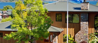 Wanaka Springs Lodge