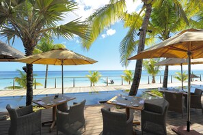 6 restaurants; breakfast, lunch and dinner served  - Trou aux Biches Beachcomber Golf Resort & Spa (Trou aux Biches)