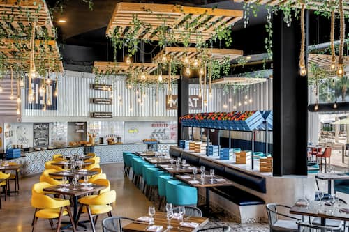 7 restaurants; breakfast, lunch, and dinner served