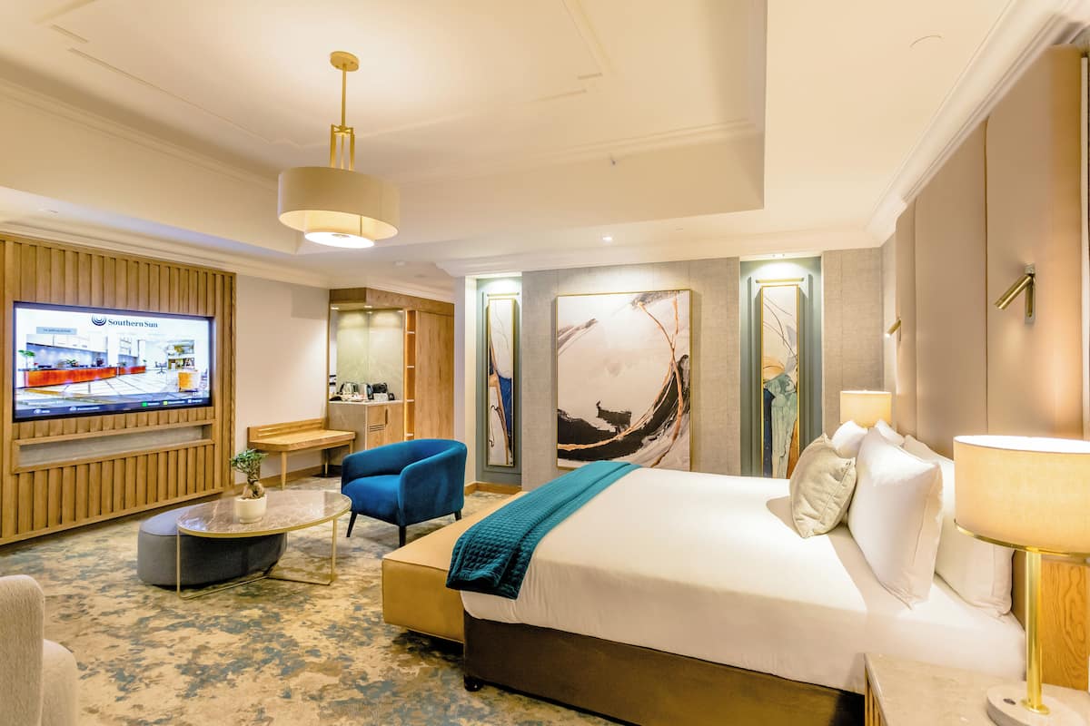 Premier King Suite