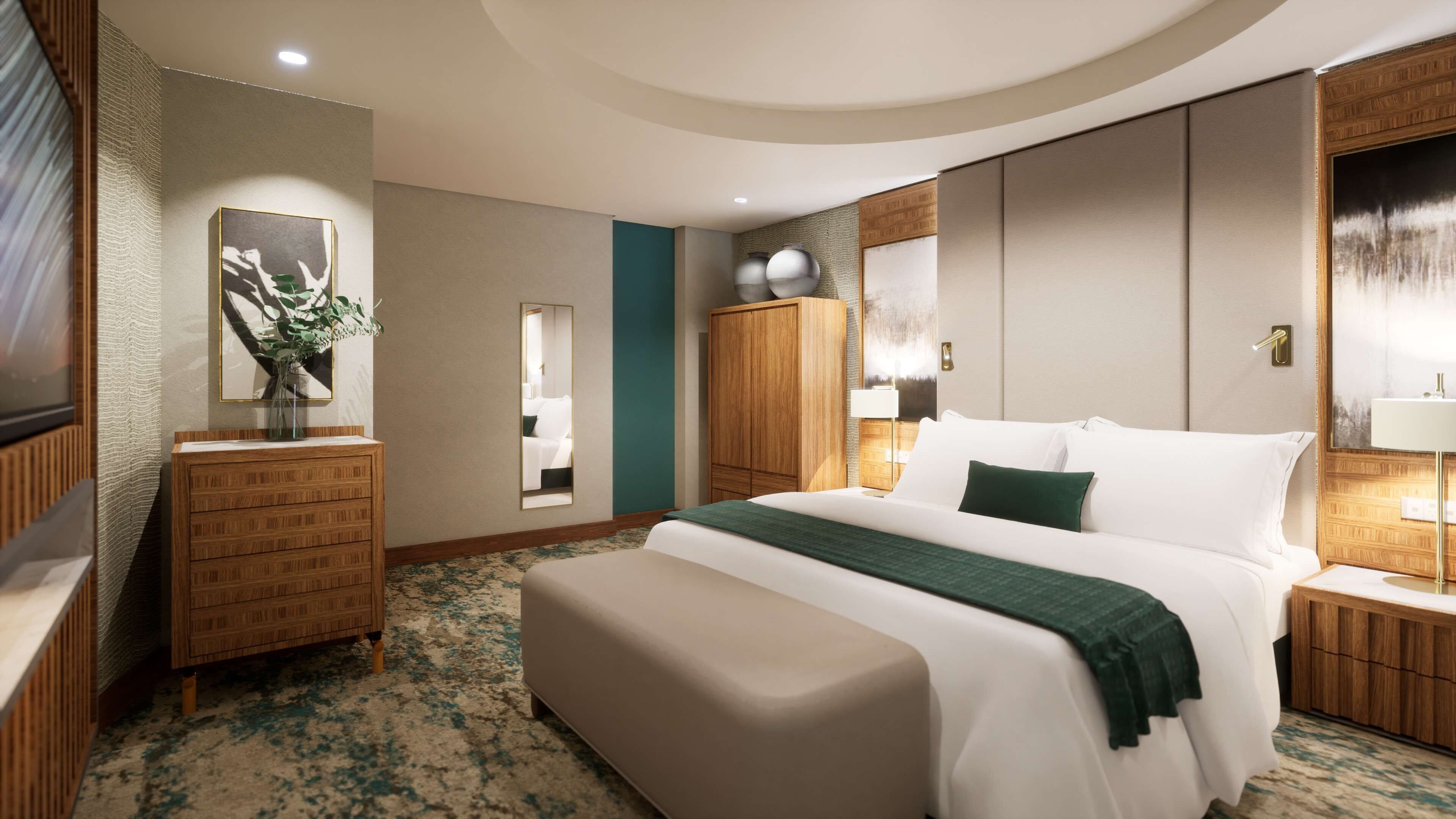 Premier King Suite | Hypo-allergenic bedding, minibar, in-room safe, desk