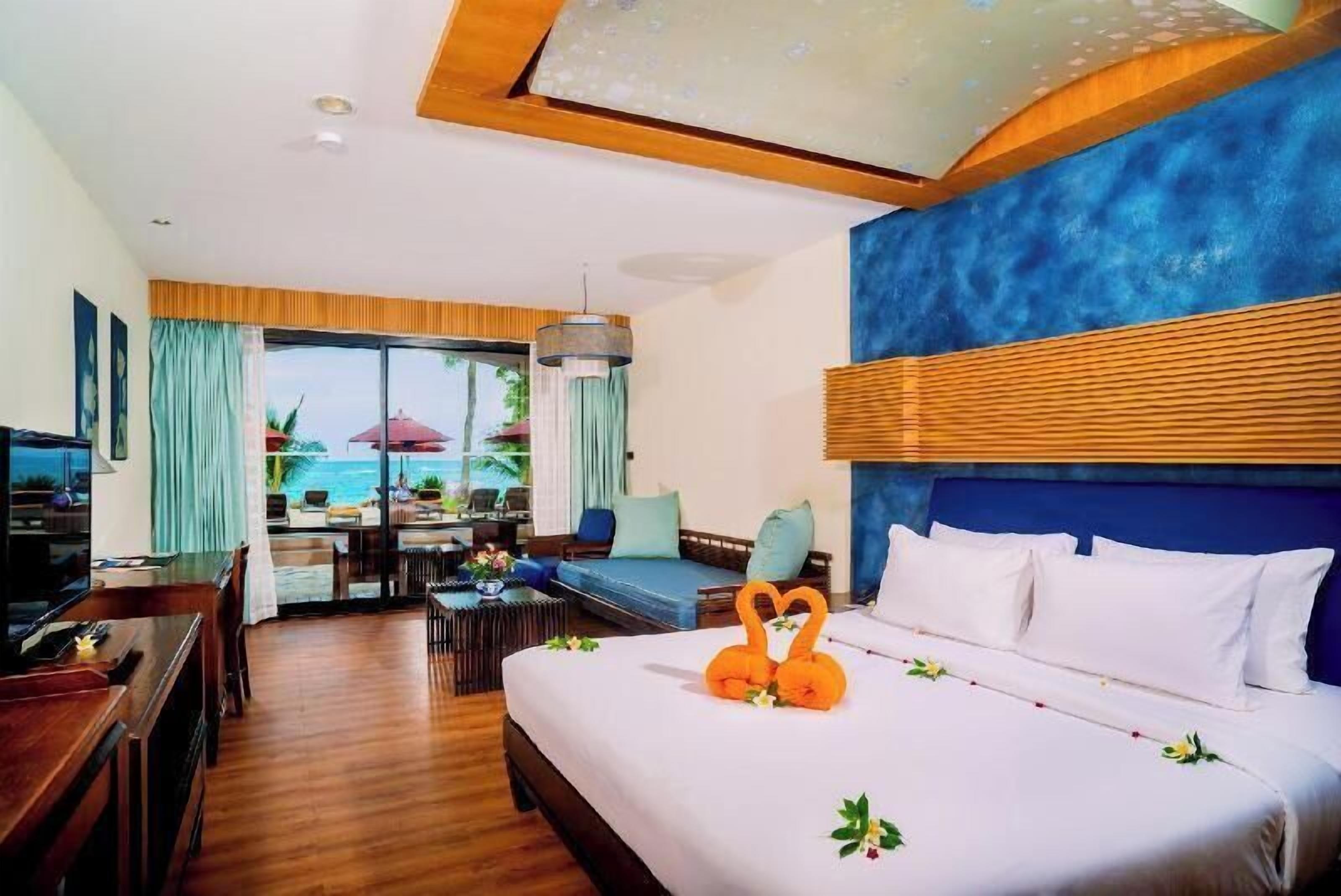 高档床上用品、Select Comfort 床、客房内保险箱、办公桌