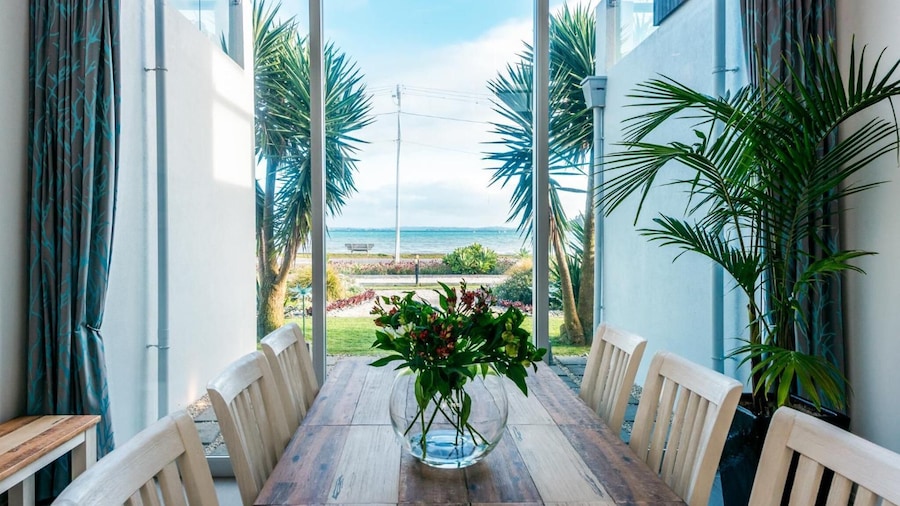 Waiheke Waterfront Lodge