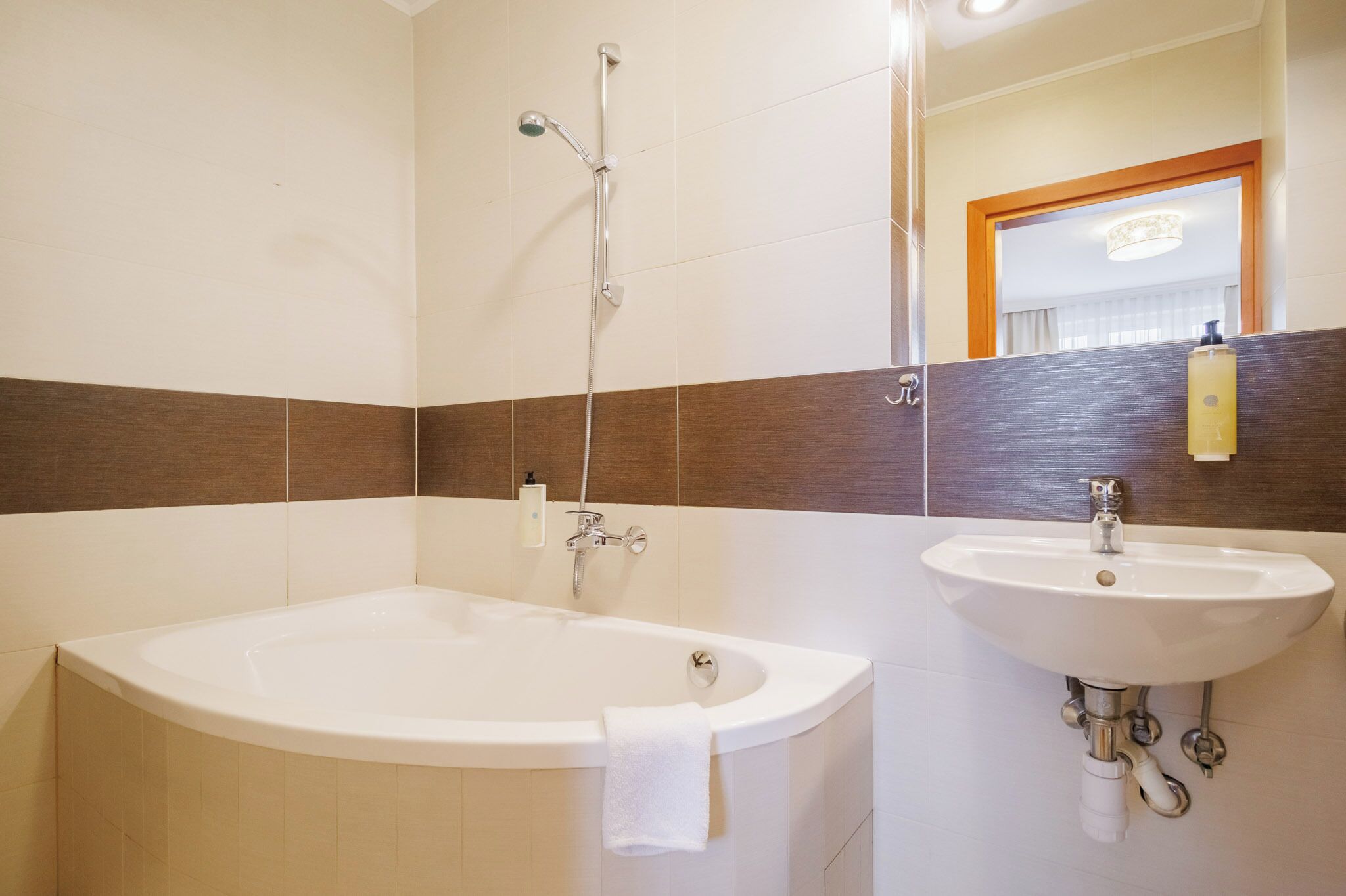 apartment | bathroom | free toiletries, hair dryer, towels