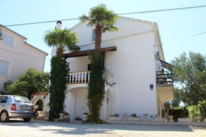 Courtyard - Villa Vilma (Sukosan)