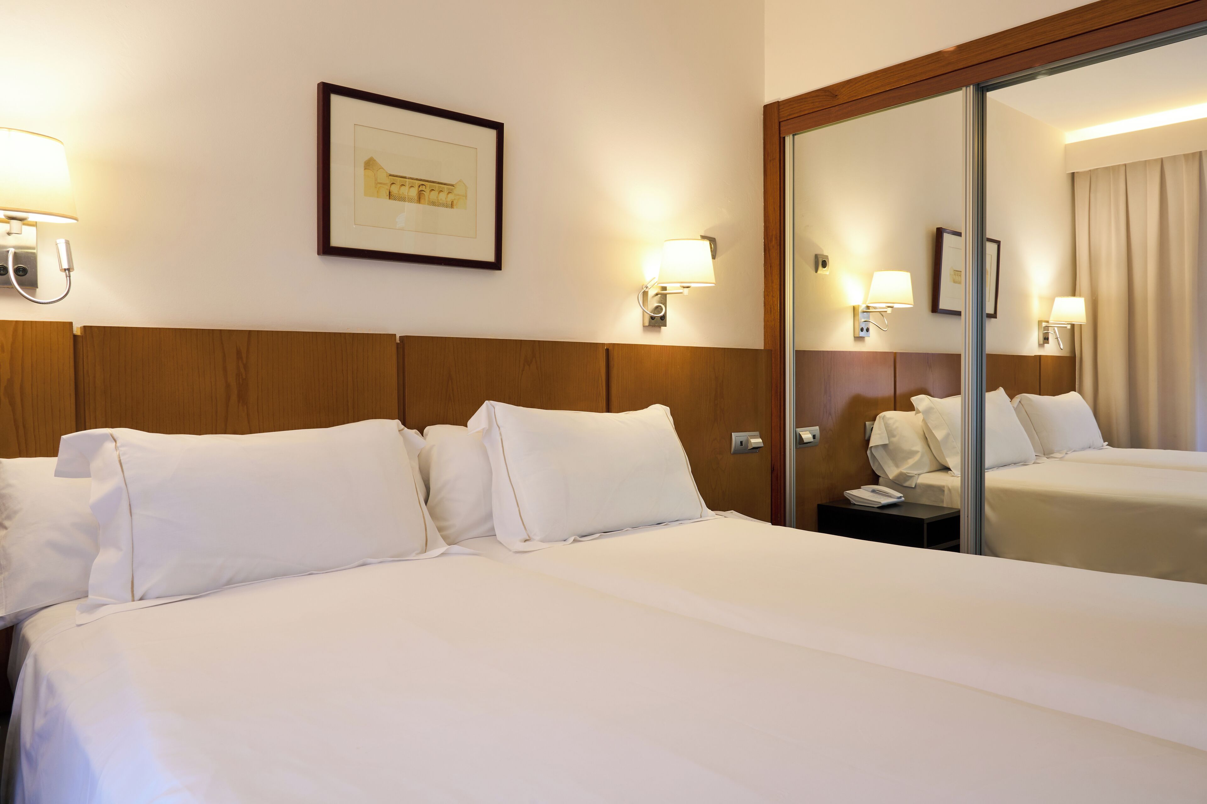 economy double room | minibar, in-room safe, soundproofing, free wifi