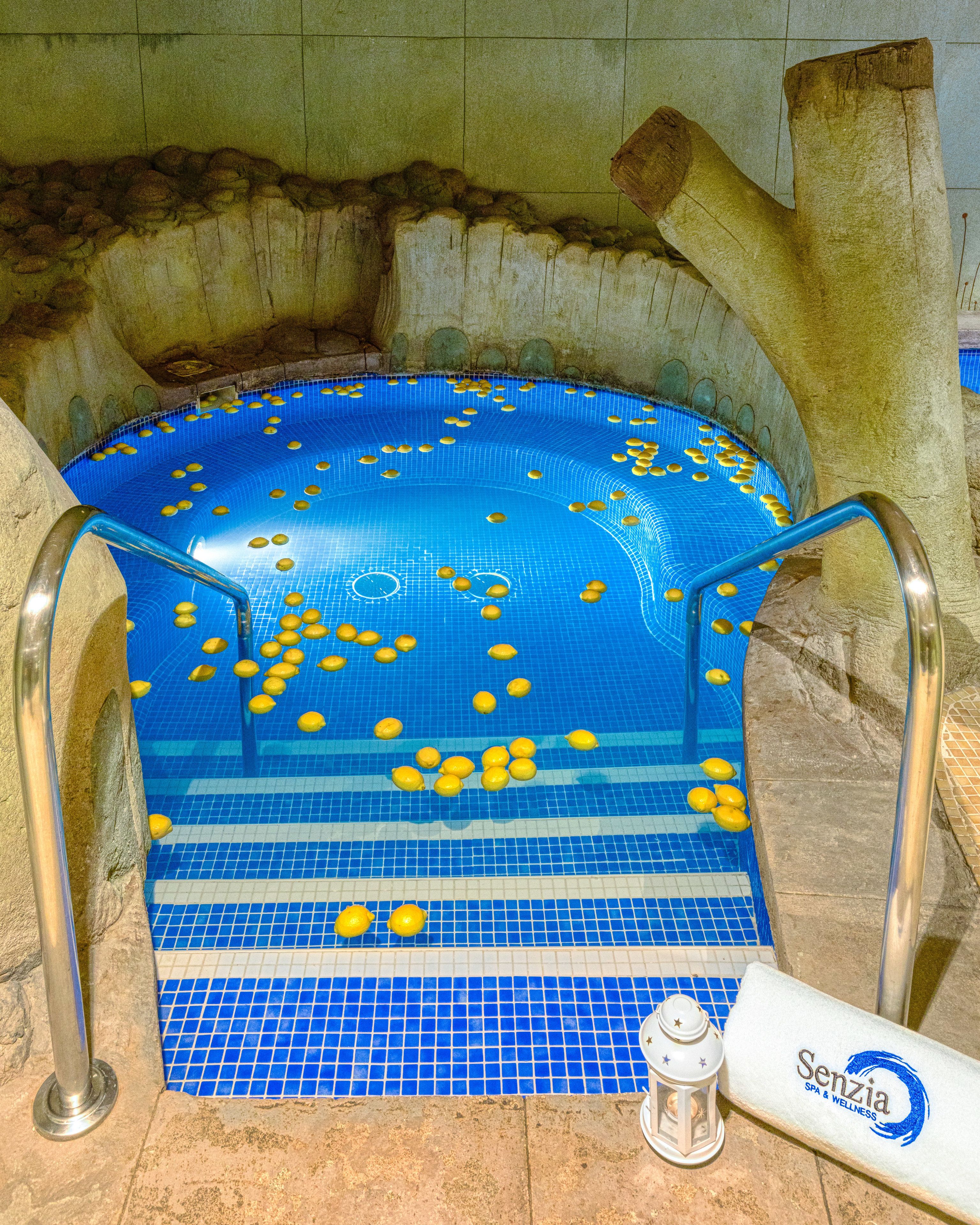 sauna, hot tub, steam room, body treatments, hydrotherapy, aromatherapy