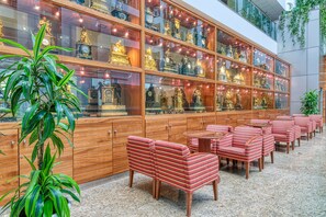 Coin salon dans le hall