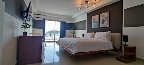 Amador Ocean View Hotel & Suites