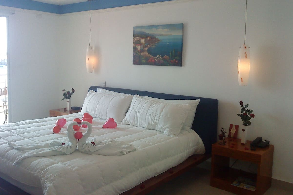 Minibar, in-room safe, iron/ironing board, free WiFi