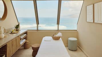 Sauna, hot tub, steam room