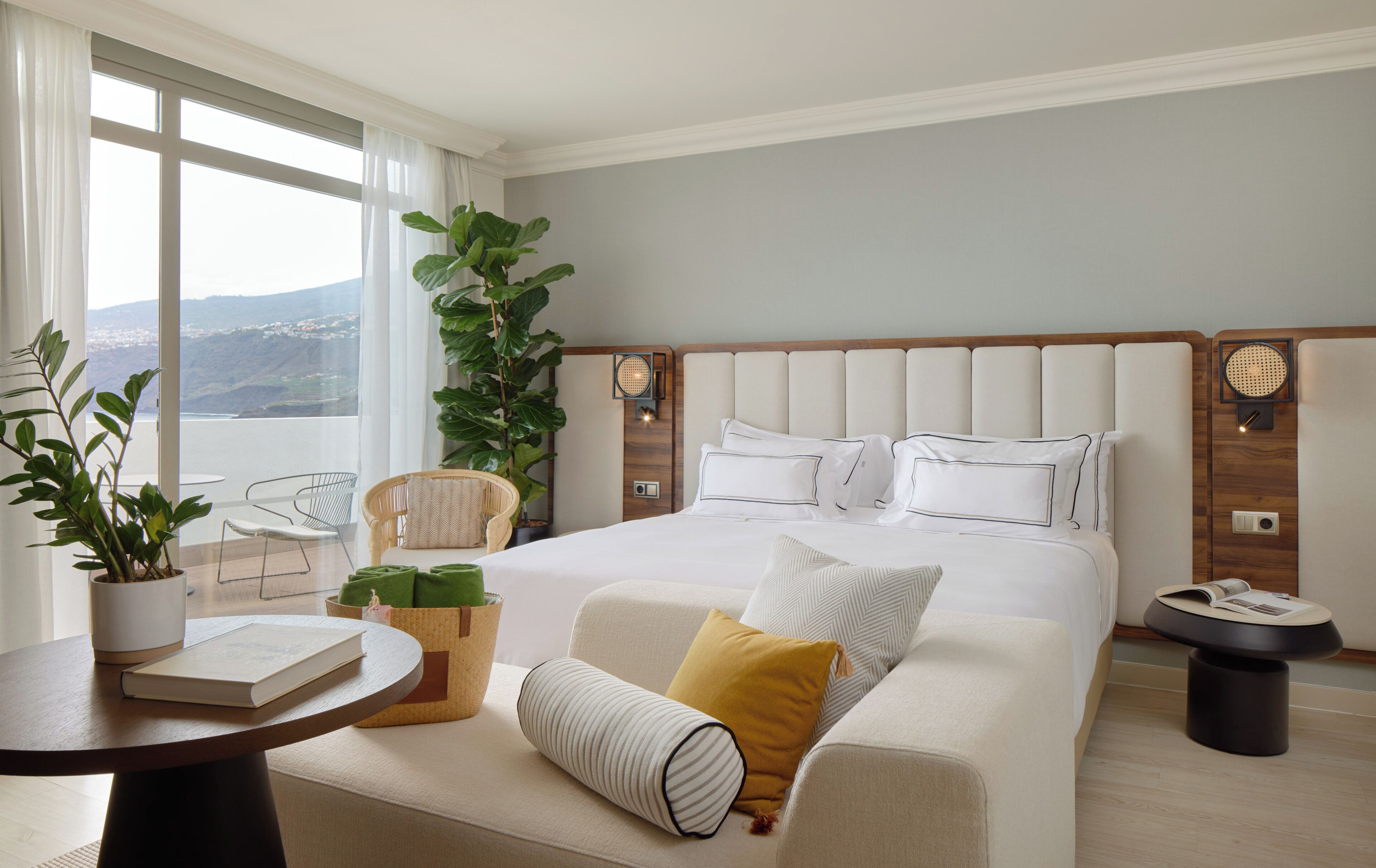 Premium bedding, down duvets, minibar, in-room safe