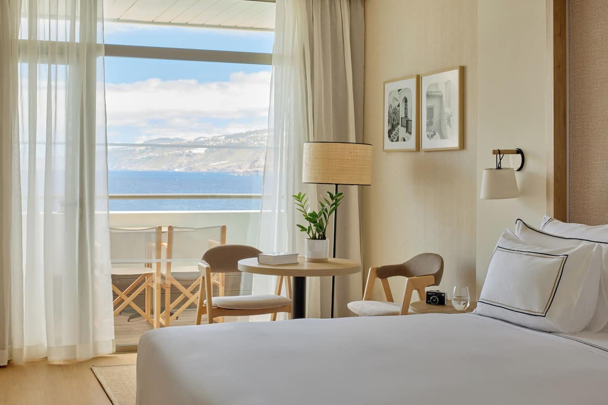 1 habitación, ropa de cama de alta calidad, cubrecamas y minibar