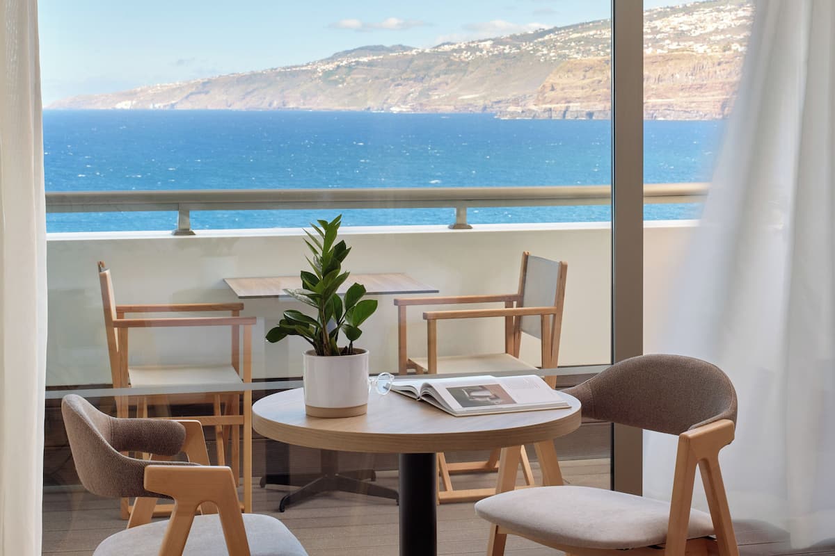 The Level Premium Frontal Sea View | 1 Schlafzimmer, hochwertige Bettwaren, Daunenbettdecken, Minibar