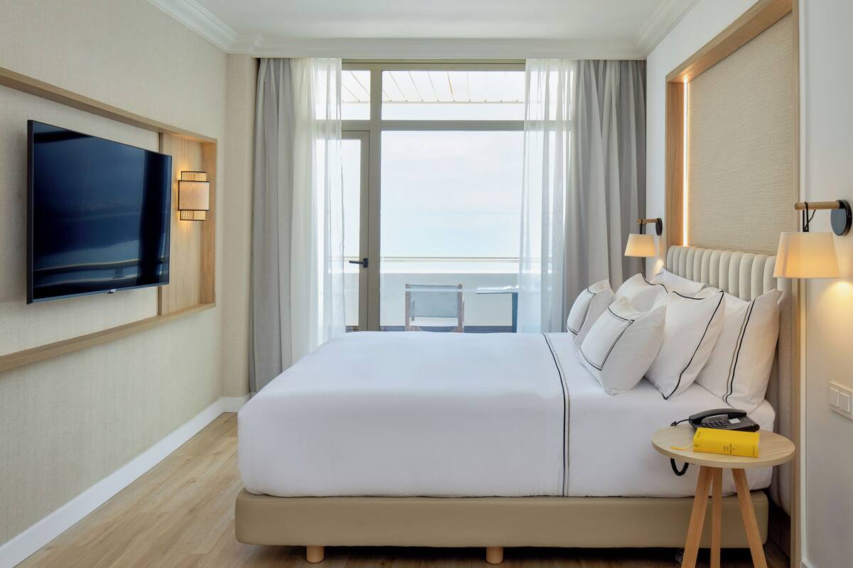the level junior suite frontal sea view | 1 bedroom, premium bedding, down duvets, minibar