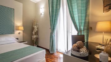 Quarto casal ou duplo | Cofres nos quartos, escrivaninha, quartos à prova de som