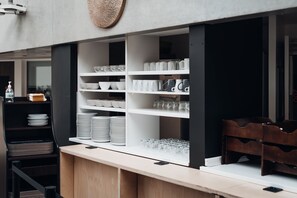 Petit déjeuner buffet (12.9 EUR par personne)