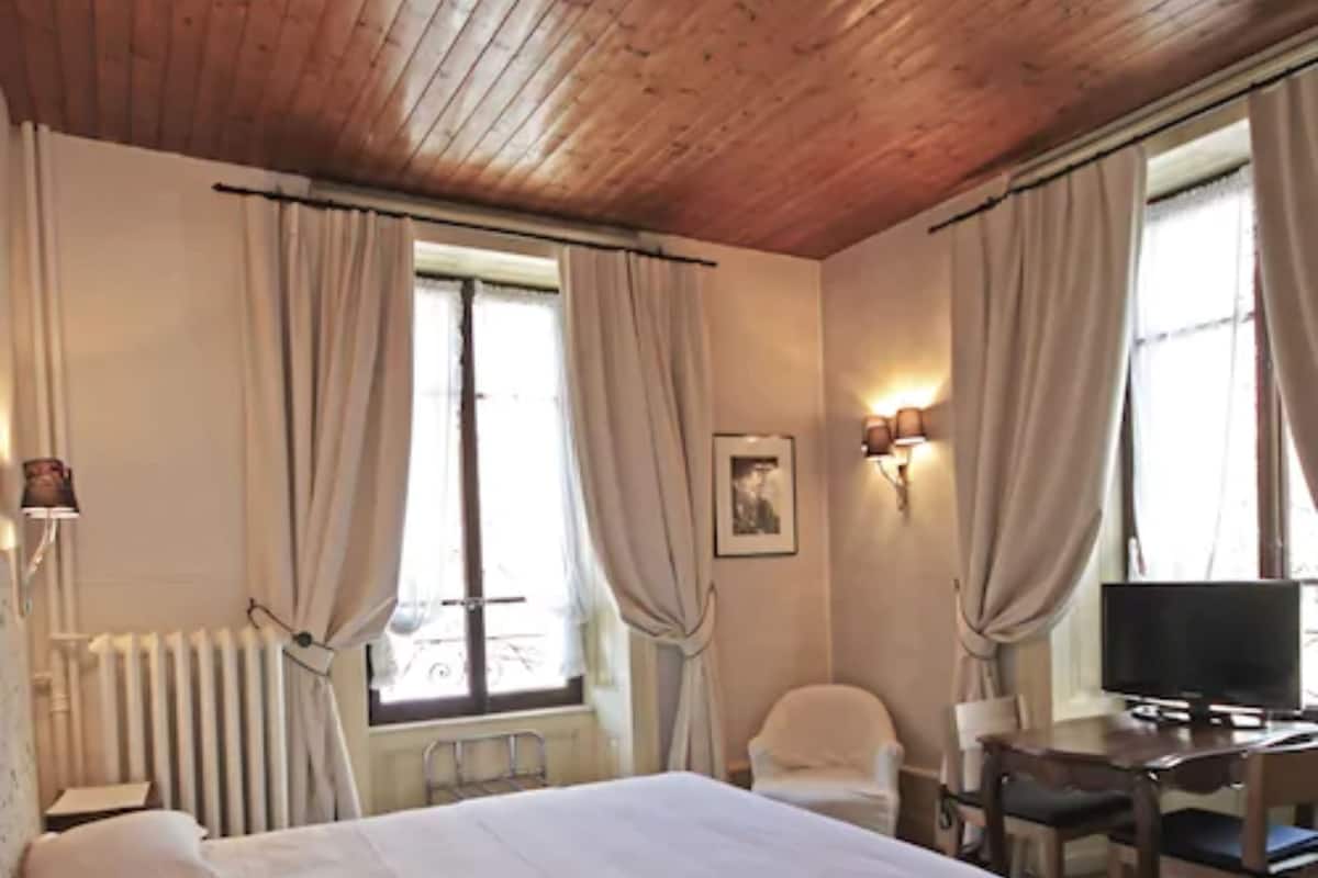 1 bedroom, premium bedding, individually decorated, free WiFi