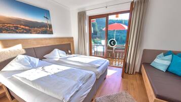 Standard Double Room | Premium bedding, in-room safe, blackout drapes, free cribs/infant beds