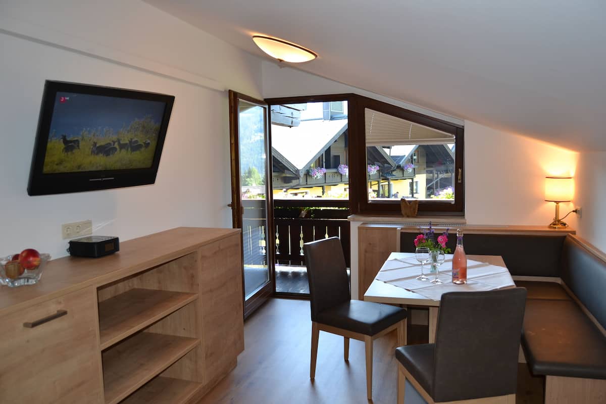 Apartment | Premium bedding, in-room safe, blackout curtains, free cots/infant beds