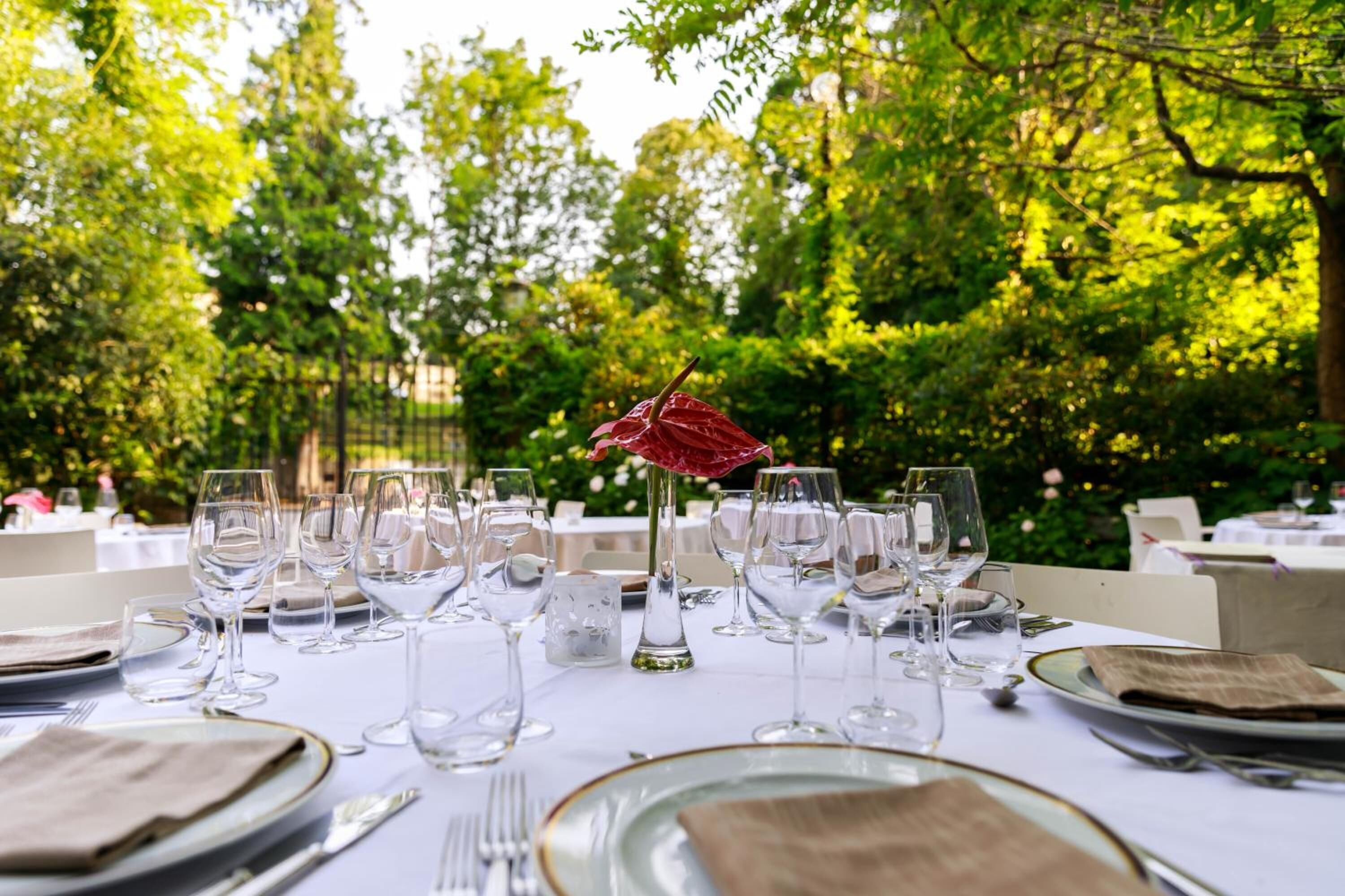 breakfast, lunch, dinner served; garden views