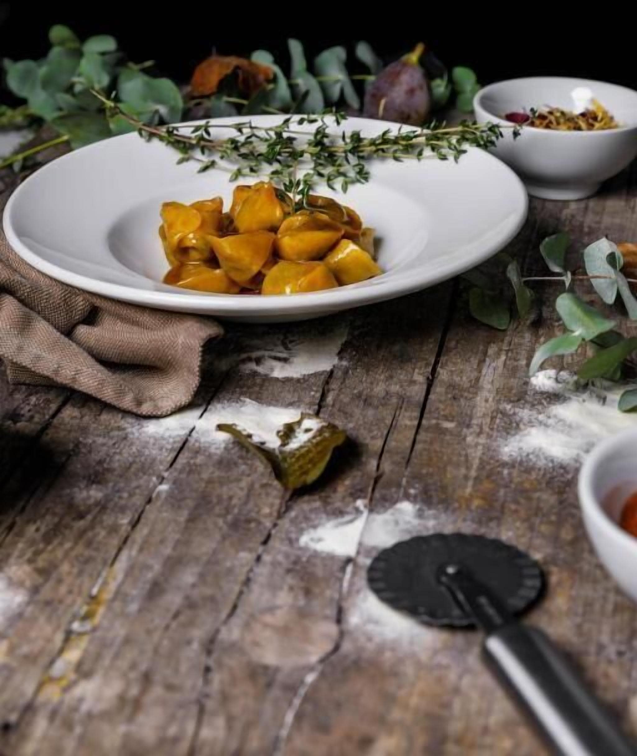 breakfast, lunch, dinner served; garden views