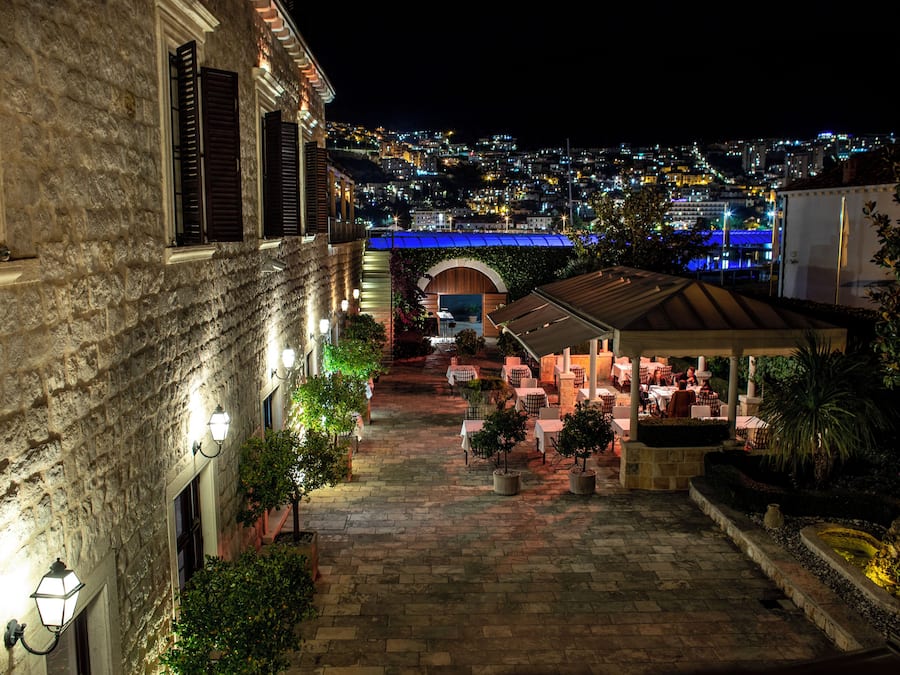 Dobbeltrom – deluxe | Allergitestet sengetøy, minibar, safe på rommet og individuelt dekorert