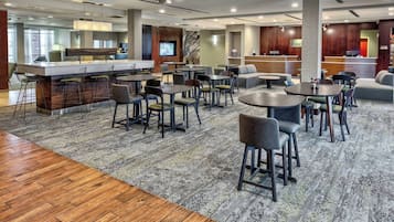 Breakfast and dinner served