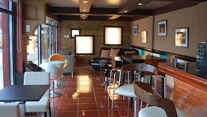 Lobby lounge - Bluejaz Resort and Waterpark (Samal)