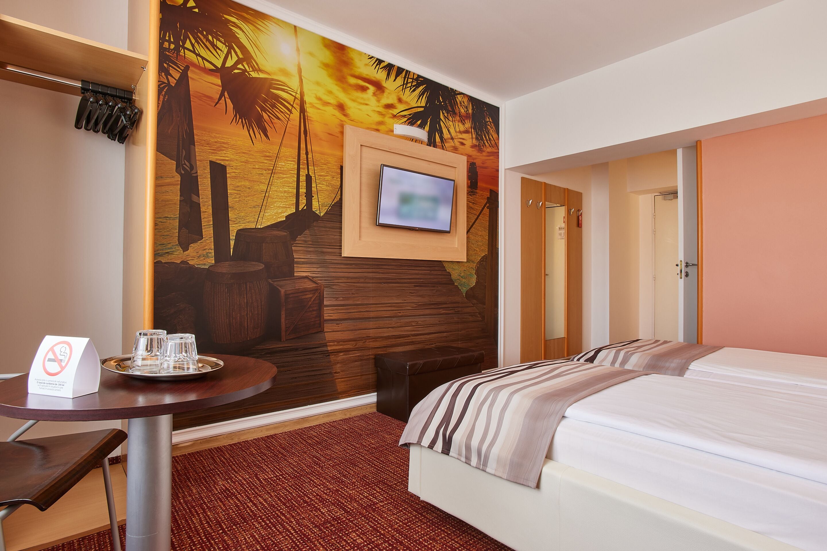 standard twin room | in-room safe, desk, free wifi, bed sheets