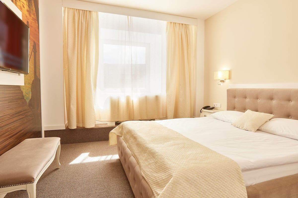 Phòng Suite dành cho gia đình | Minibar, két bảo mật tại phòng, bàn 