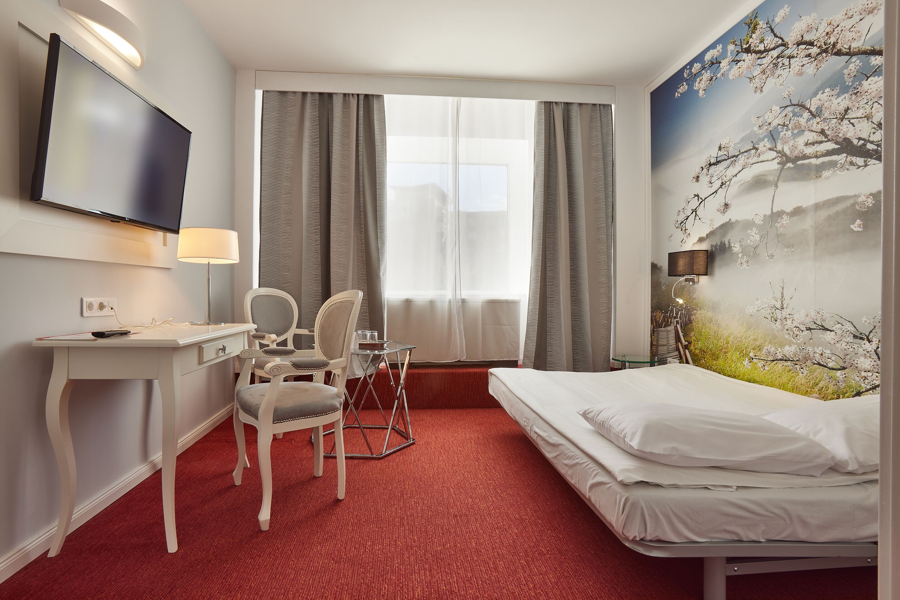 family suite | in-room safe, desk, free wifi, bed sheets