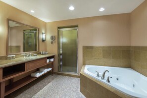 Presidential Room, 1 King Bed, Non Smoking | Bathroom - Embassy Suites by Hilton Loveland Conference Center (Loveland)