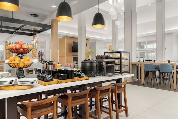 Daily buffet breakfast (USD 16.00 per person)