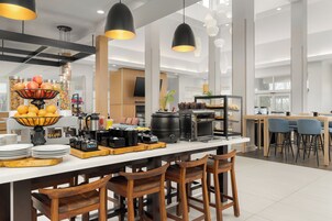 Desayuno buffet todos los días (con cargo) 