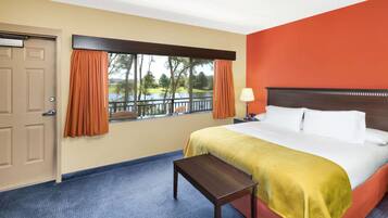 Cortinas blackout, insonorización y tabla de planchar con plancha